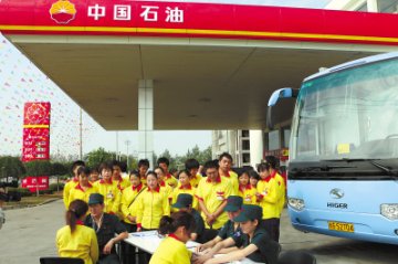 流动医疗体检为一线工人服务