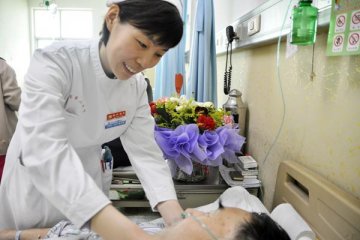 亮出“党员”牌