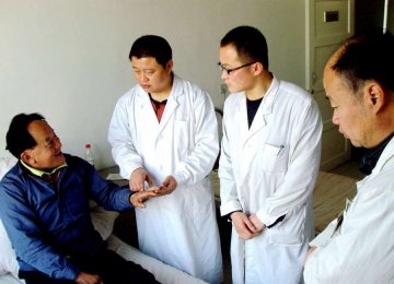 河北援疆医生情系患者