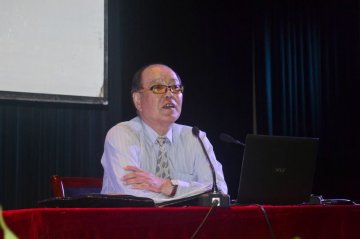 原外交部礼宾司司长江康来我校作报告