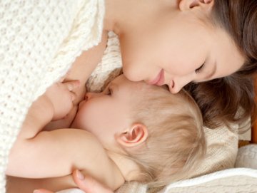 让人动容的母乳喂养温馨时刻