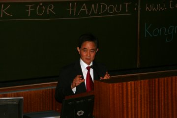 吴勉华校长应邀访问欧美