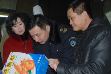 阜南严查“年夜饭”食品安全 强化各个环节监管