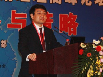 中国医药行业就是大的做不强 小的做不死