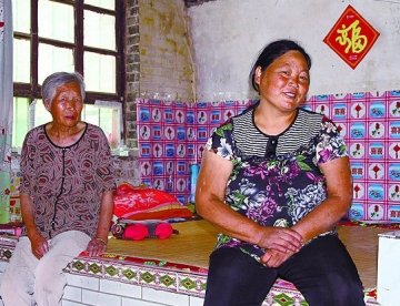 农妇捐肾救侄子感动乡邻 事迹被编成舞台剧