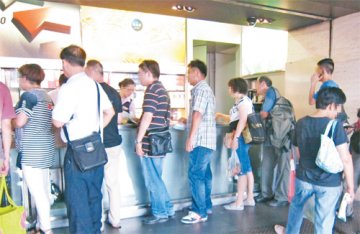 “冯大炮”等逾半商界列阵 二常会审《控烟法》恐“甩辘”