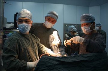 西京医院胸腔镜腹腔镜联合食管癌根治术获得成功