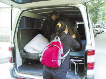 广州审议医疗管理新条例 救护车出诊将更规范