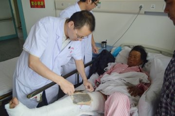 甘肃充分发挥中医药对地震伤员的急救作用