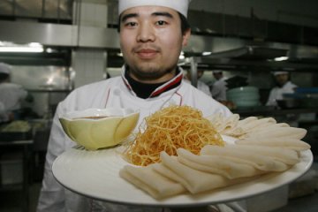 农业部就推进转基因技术研究与应用答记者问