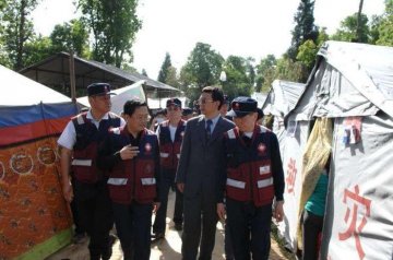 中国驻尼泊尔大使看望慰问中国政府医疗队