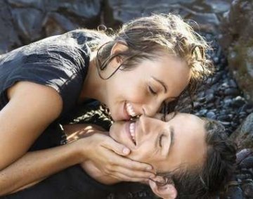 揭各国女性初夜经历 英国女性最满意尺寸为17厘米