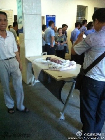 网曝福建泉州疑被医院保温箱烫死婴儿事件