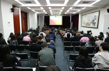 中国健康教育中心组织深入解读2015年“两会”精神专题党课