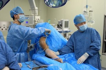 西安交大一附院：成功实施西北首例肩关节镜手术