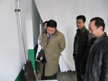 甘肃省卫生厅刘维忠厅长赴省两当疗养院检查指导工作