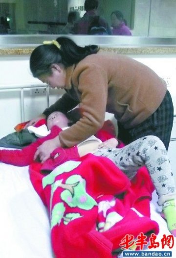 6岁女童4年3次突发脑出血 家庭贫困无钱治病