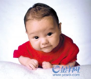 如何早期发现先天性青光眼？