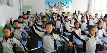 雾霾频频河北一小学独创“防霾”武术健身操