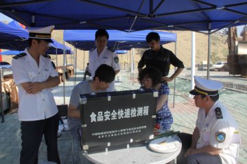 保障“2012第八届中国新疆国际旅游节” 驼铃梦坡分会场餐饮食品安全