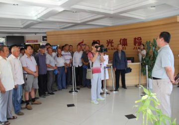 关爱革命功臣 创新医疗方式