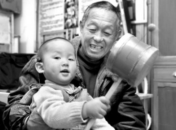 小建宏听见了拨浪鼓的声音