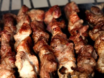 4.烤肉刚出炉就切