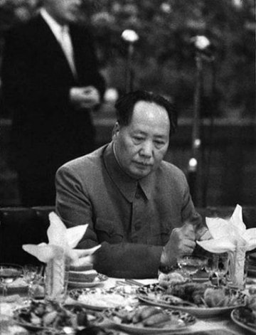 中共领袖们吃过的“工作餐”
