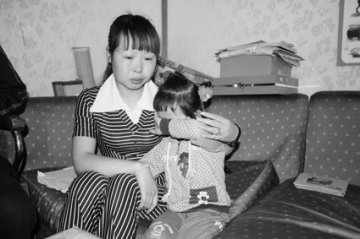 婴儿黑诊所治疗身亡 悲伤母亲3次被送急救室