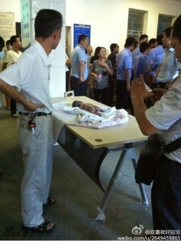 网曝福建泉州疑被医院保温箱烫死婴儿事件