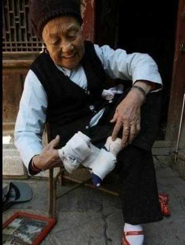 古代妇女裹足的真正原因：竟是因为性感