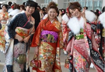 日本成人节少女漫步组图