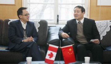 杨宝峰校长会见Peter Leung博士