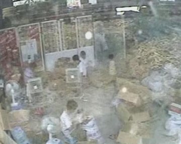 记者卧底调查绿盛牛肉干退货回炉加工黑幕