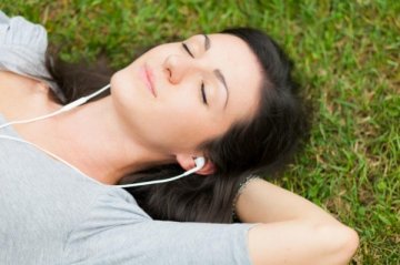 耳机加麦克风即可监测睡眠 诊断疾病
