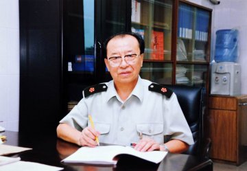 珠江医院：田时雨教授荣获全军“终身成就奖”