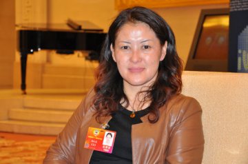 菊红花委员：重点关注基层技术人才短缺问题