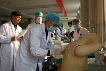 江苏东海举办医生临床技能比武