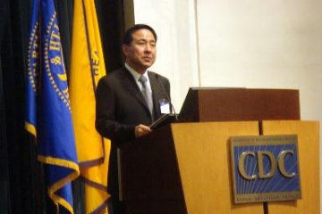 王宇主任在美国疾病预防控制中心发表演讲