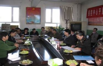 新疆阿克苏地区督导检查新和县艾防工作