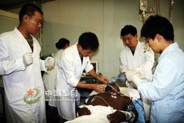 赴利维和医疗分队成功抢救重危病人