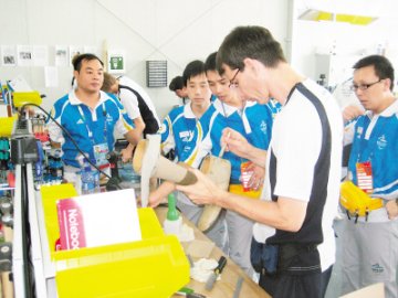 残奥村假肢轮椅维修中心迎客