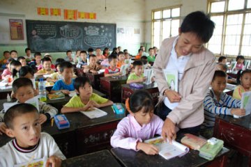 女教师患尿毒症屡瞒病情上讲台