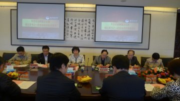 栖霞区纪委杨白英书记一行来我校参观调研