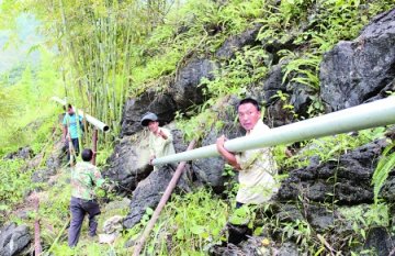 民族企业百岁坊义务引水，解决高寒山区贫困主因
