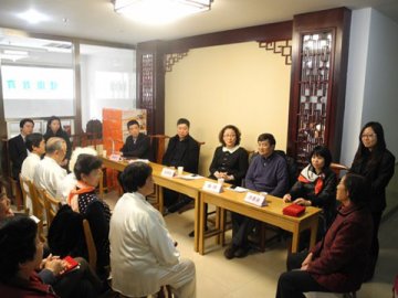 卫生部北京医院老年医学研究所专家调研河北省石家庄市老年人跌倒社区综合干预项目