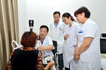 名医来到县医院
