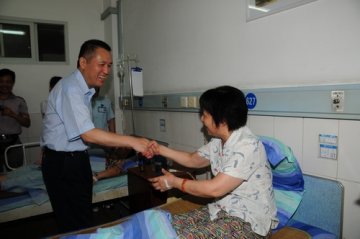 厅局工作：张茅督导视察湖南株洲市优质护理服务示范病房