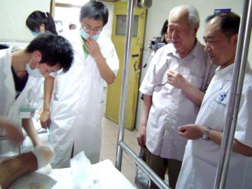 八旬老中医再上前线