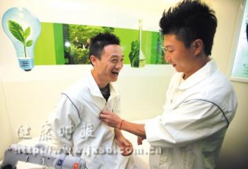 安利纽崔莱启用移动“健康体验中心”